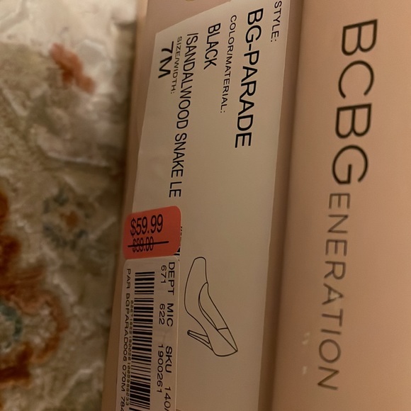 BCBG Women's high heel shoes - Picture 4 of 4